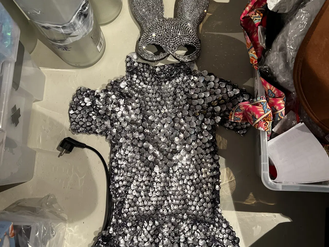 Billede 1 - Kostume i sølv glimmer