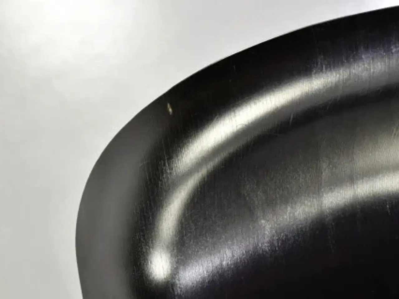 Billede 8 - Gubi barstol i sort på stel i mat stål