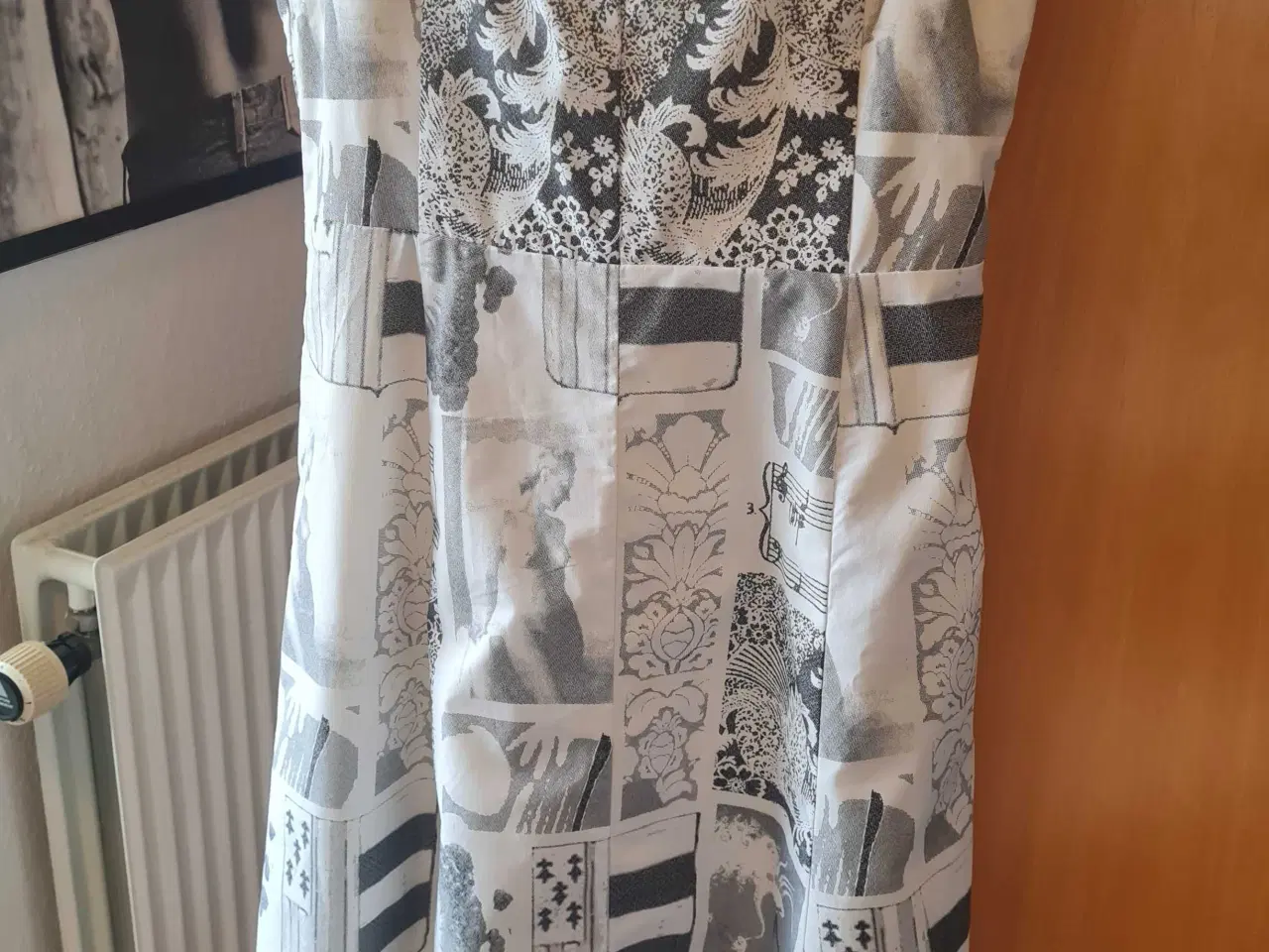 Billede 4 - St- Martins kjole str S 36