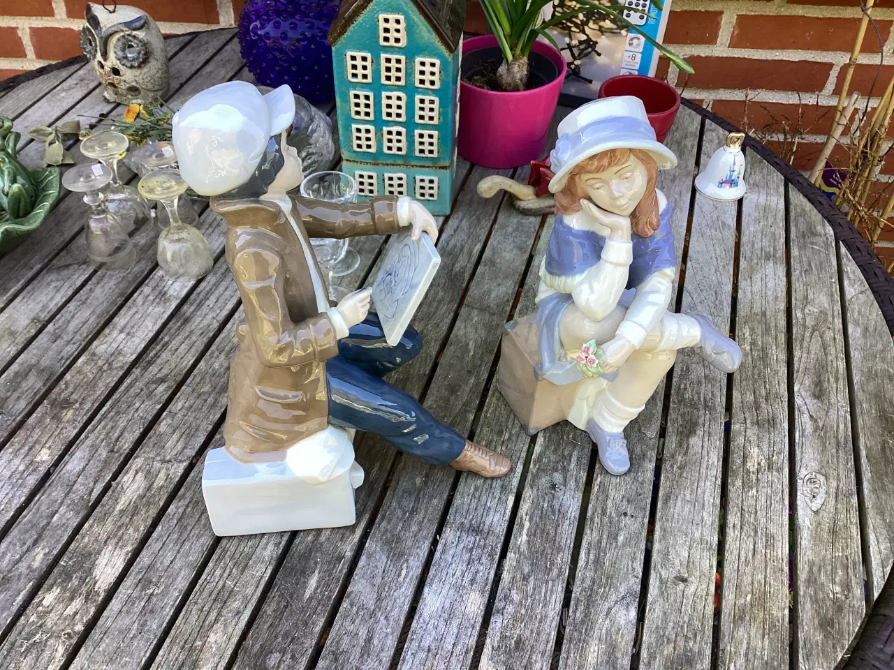 Billede 3 - Spansk fig Pige og dreng der maler hende