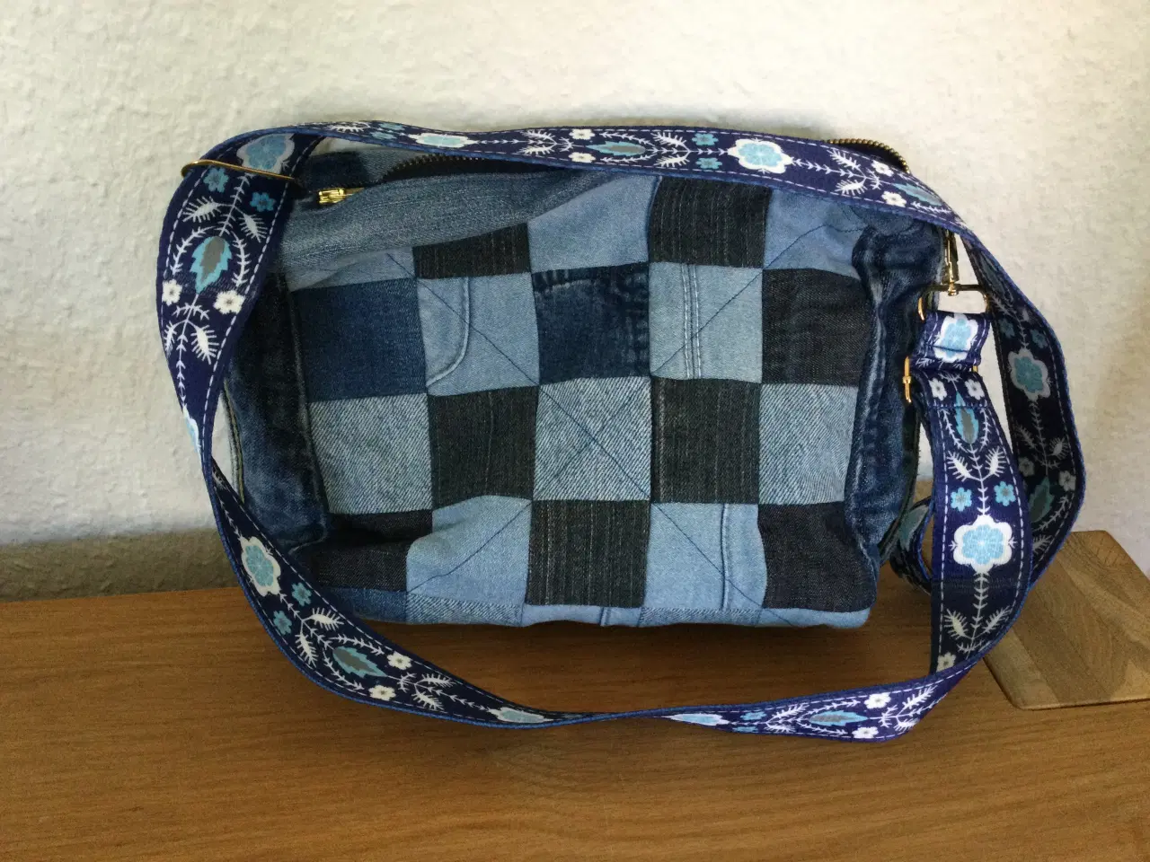 Billede 2 - Taske af jeans