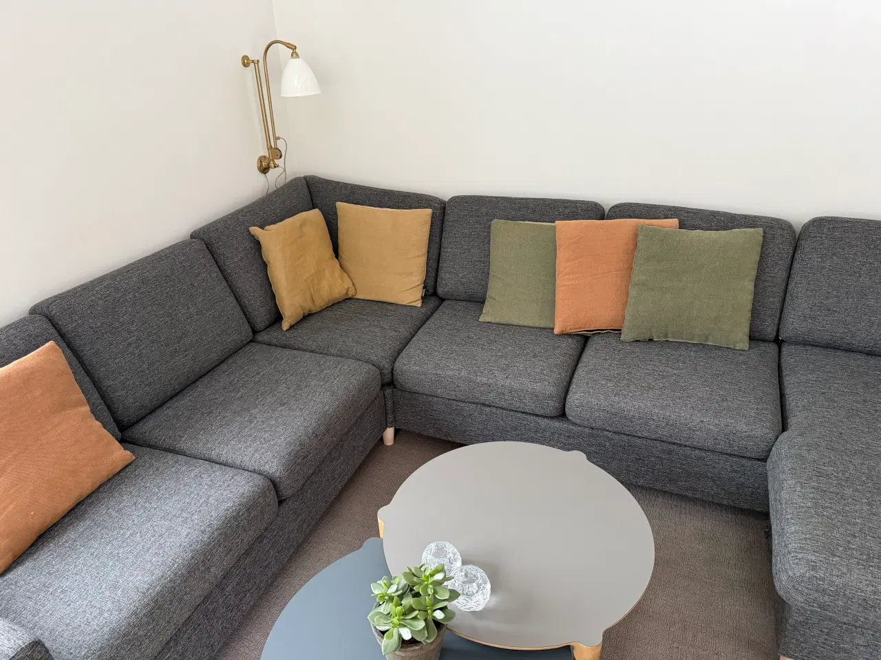 Billede 3 - Grå sofa til salg 