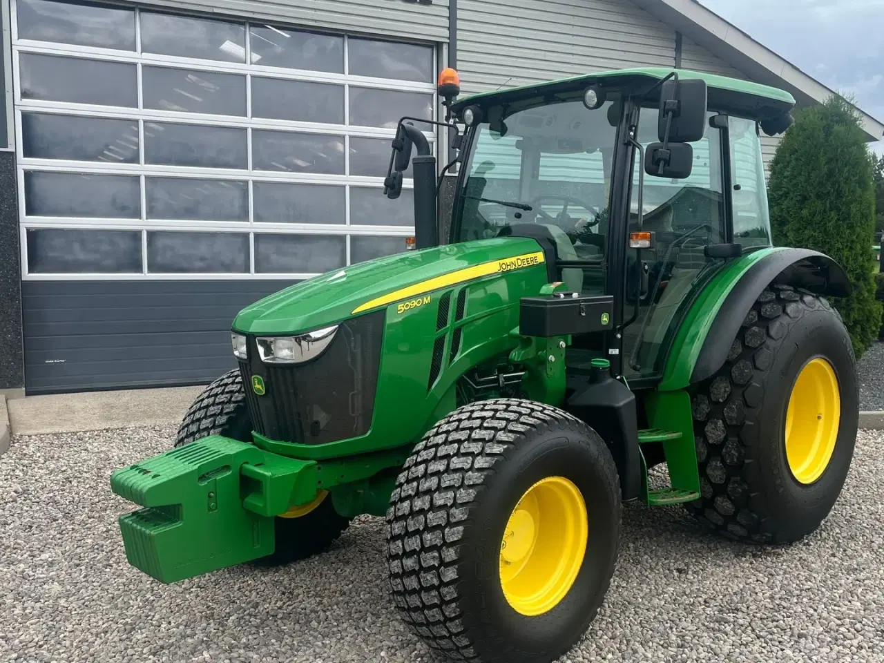 Billede 2 - John Deere 5090 M Med græsdæk