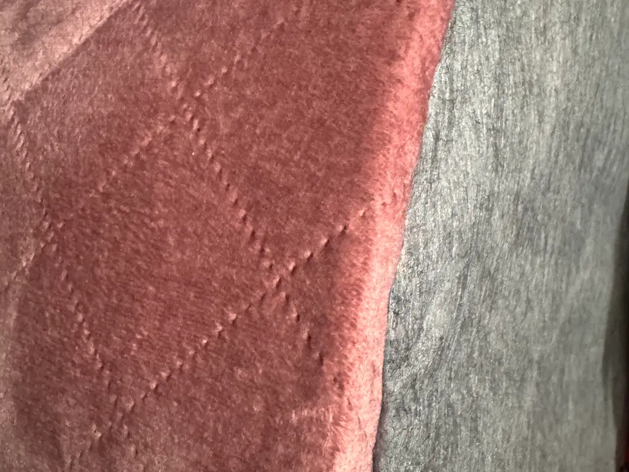 Billede 2 - Ottoman/Puf i velourstof rosa Ø75 centimeter x40 c