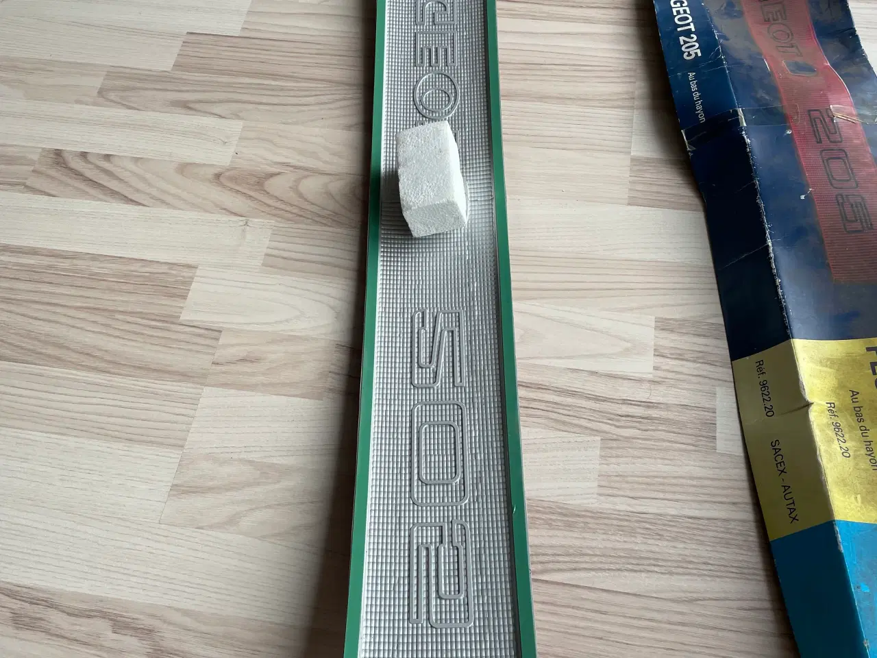 Billede 4 - Peugeot 205 bagklaps pynteplade refleks 