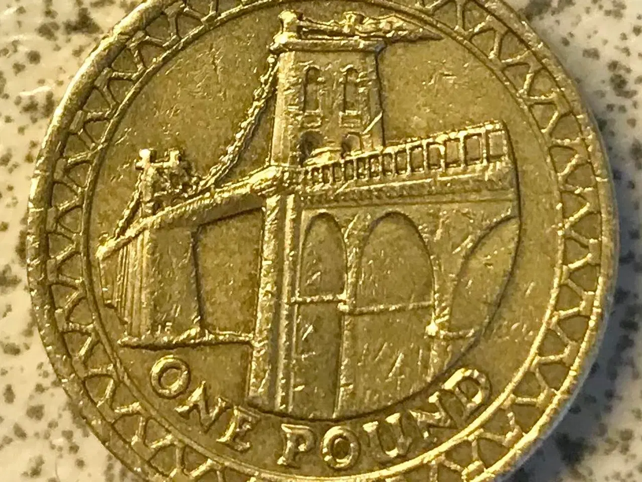 Billede 12 - One Pound 1983 Royal Arms mønter, United Kingdom  