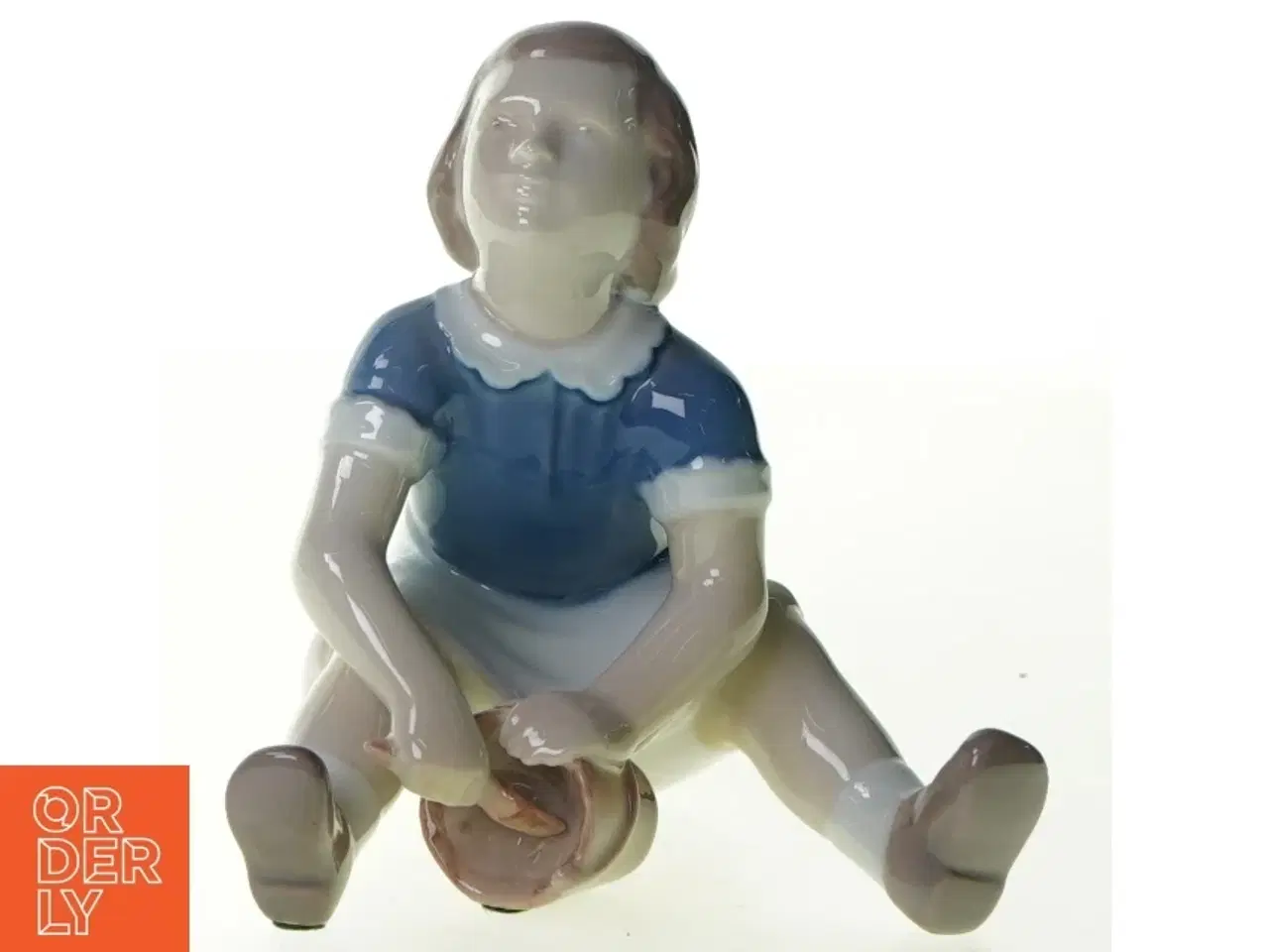 Billede 3 - Porcelæns figur af lille pige (str. 10 x 11 cm)