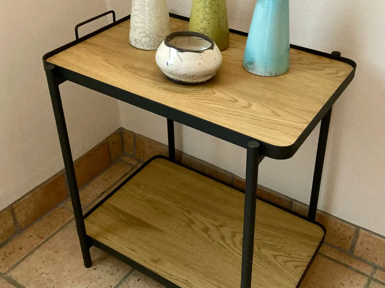 Billede 1 - Velholdt barbord, sidebord, lampebord med hylde