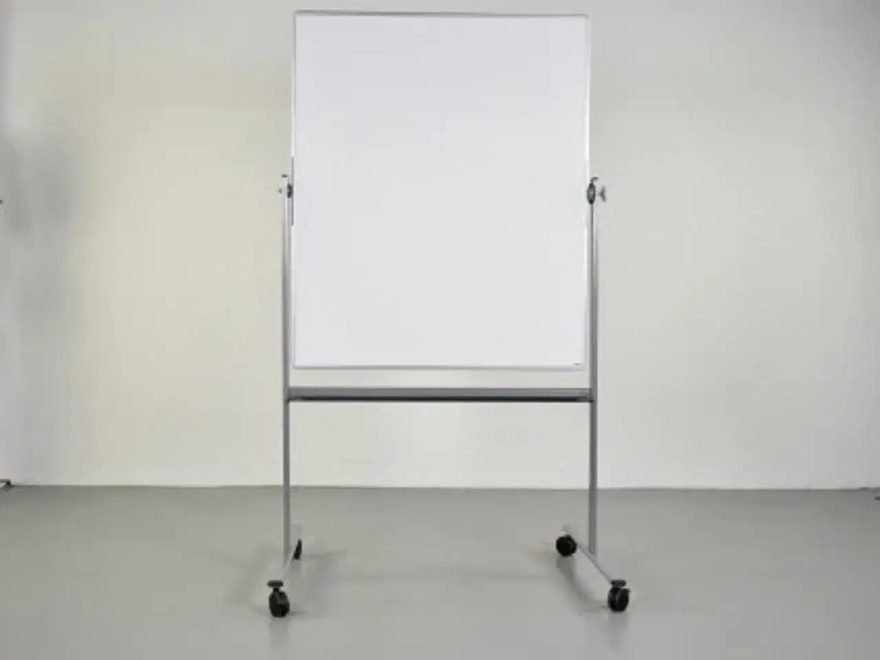 Billede 1 - Lintex dobbeltsidet whiteboard svingtavle på hjul, smal