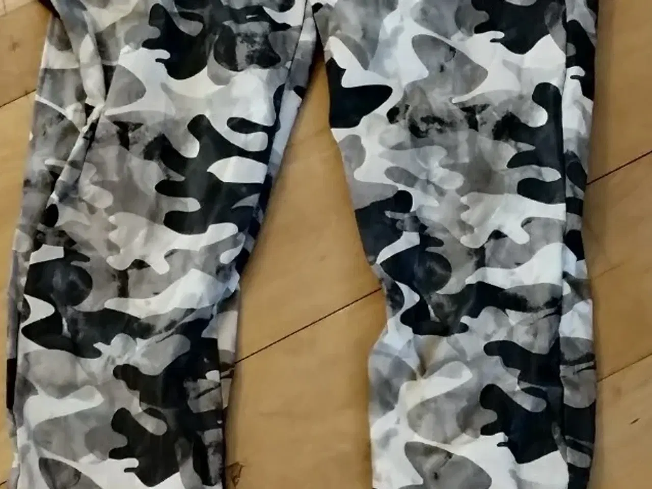 Billede 2 - forskellige bukser