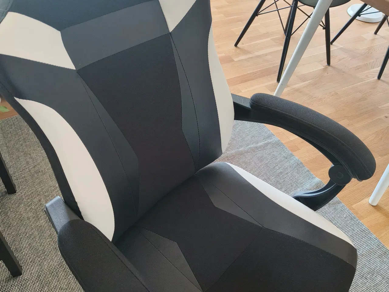 Billede 1 - Fury Avenger M Gamer Stol