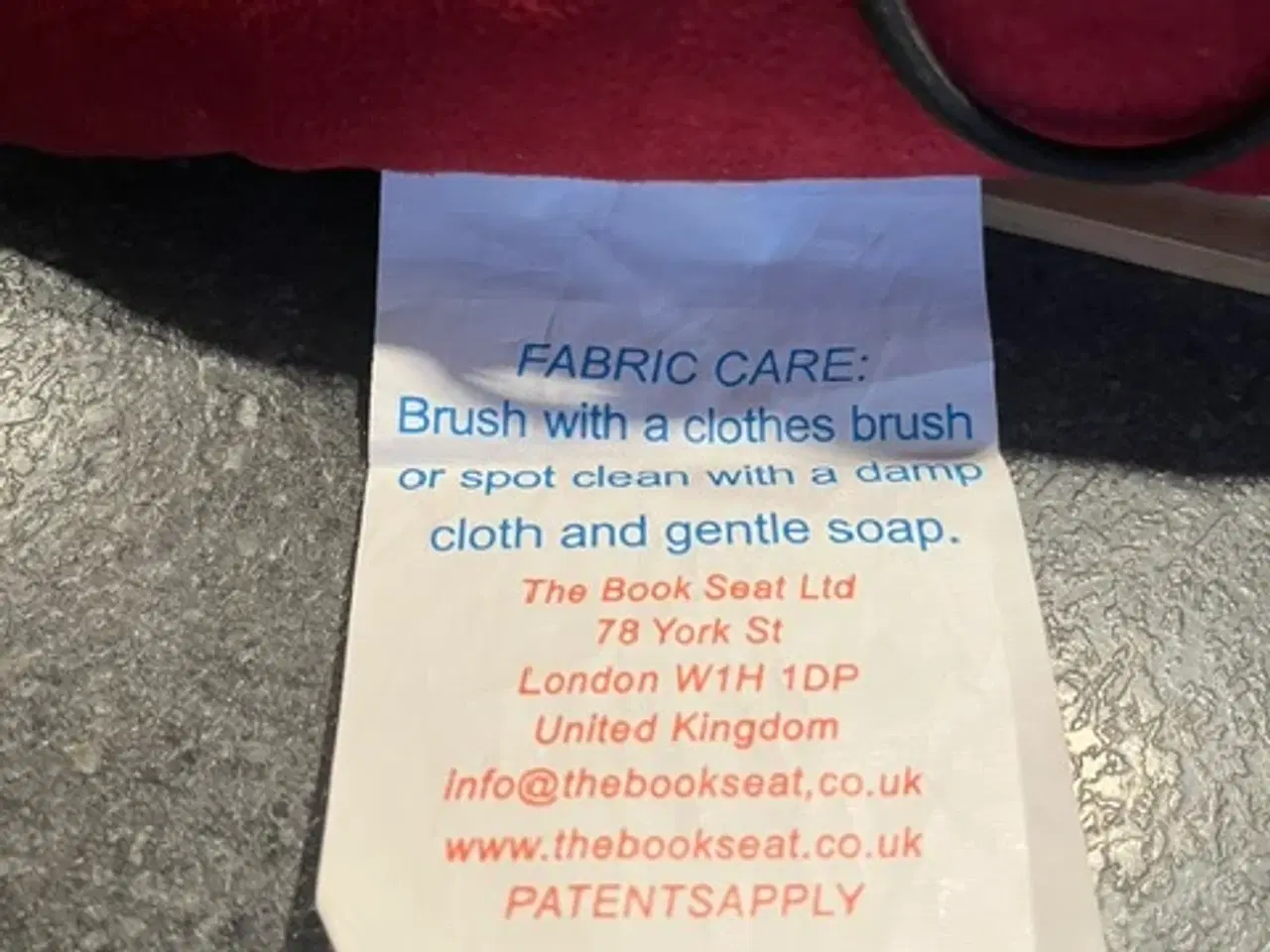 Billede 4 - Genial The Book Seat læsepude i flot rød