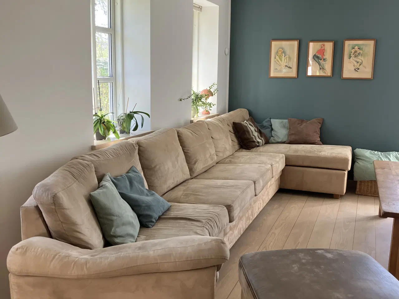 Billede 1 - Dejlig stor sofa til mindst 6 Pers.