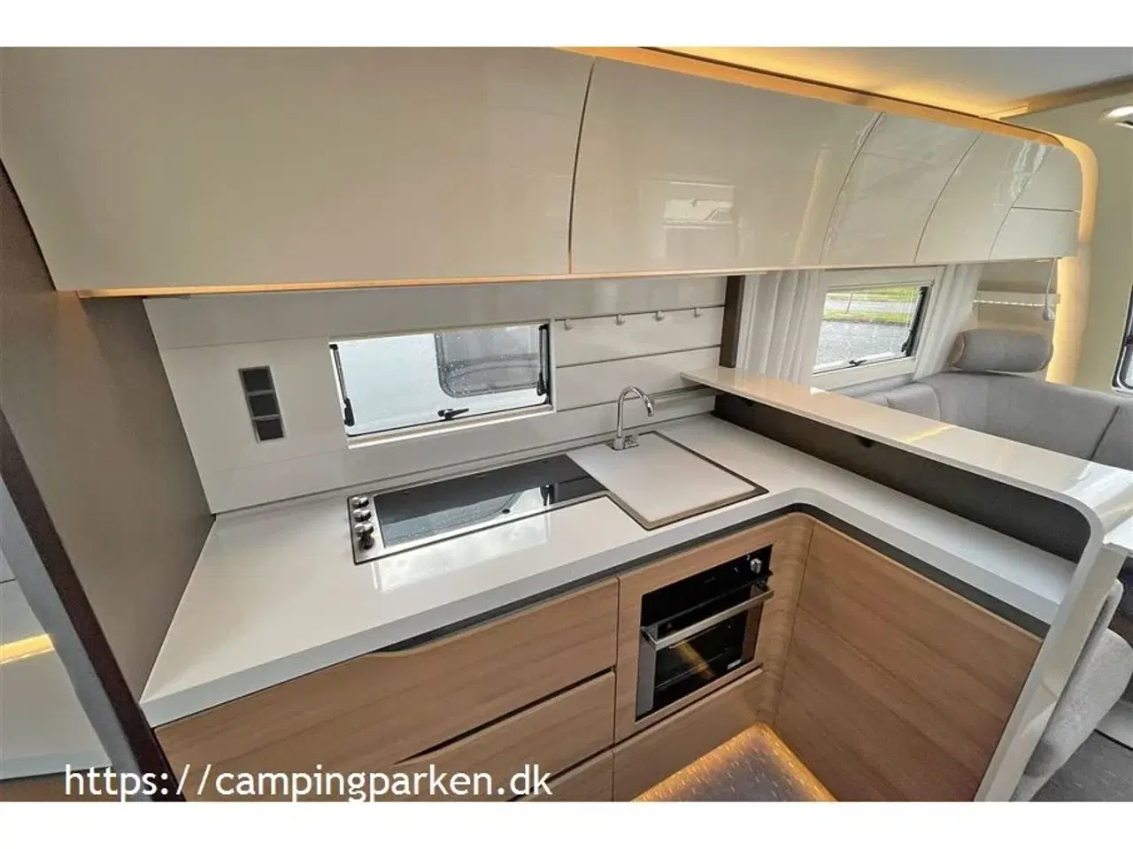 Billede 5 - 2020 - Adria Alpina 573 UP   Flot og rummelig campingvogn med højt komfortniveau