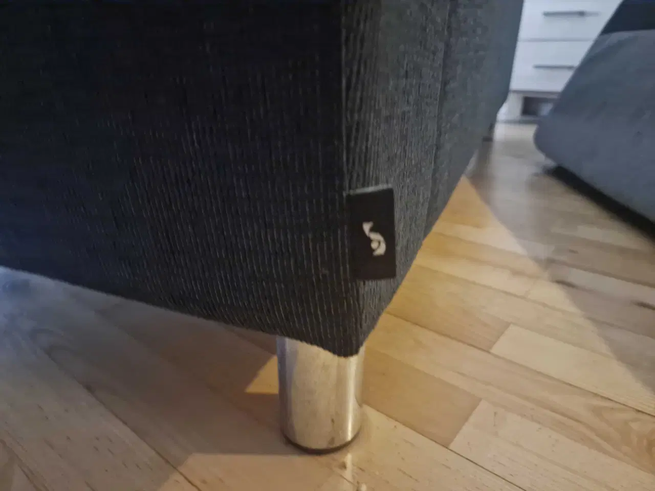 Billede 6 - 2 personers stofsofa fra Ilva.