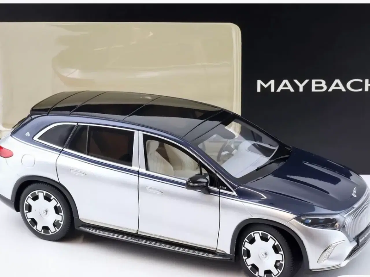 Billede 2 - 1:18 Mercedes Maybach 680 EQS SUV