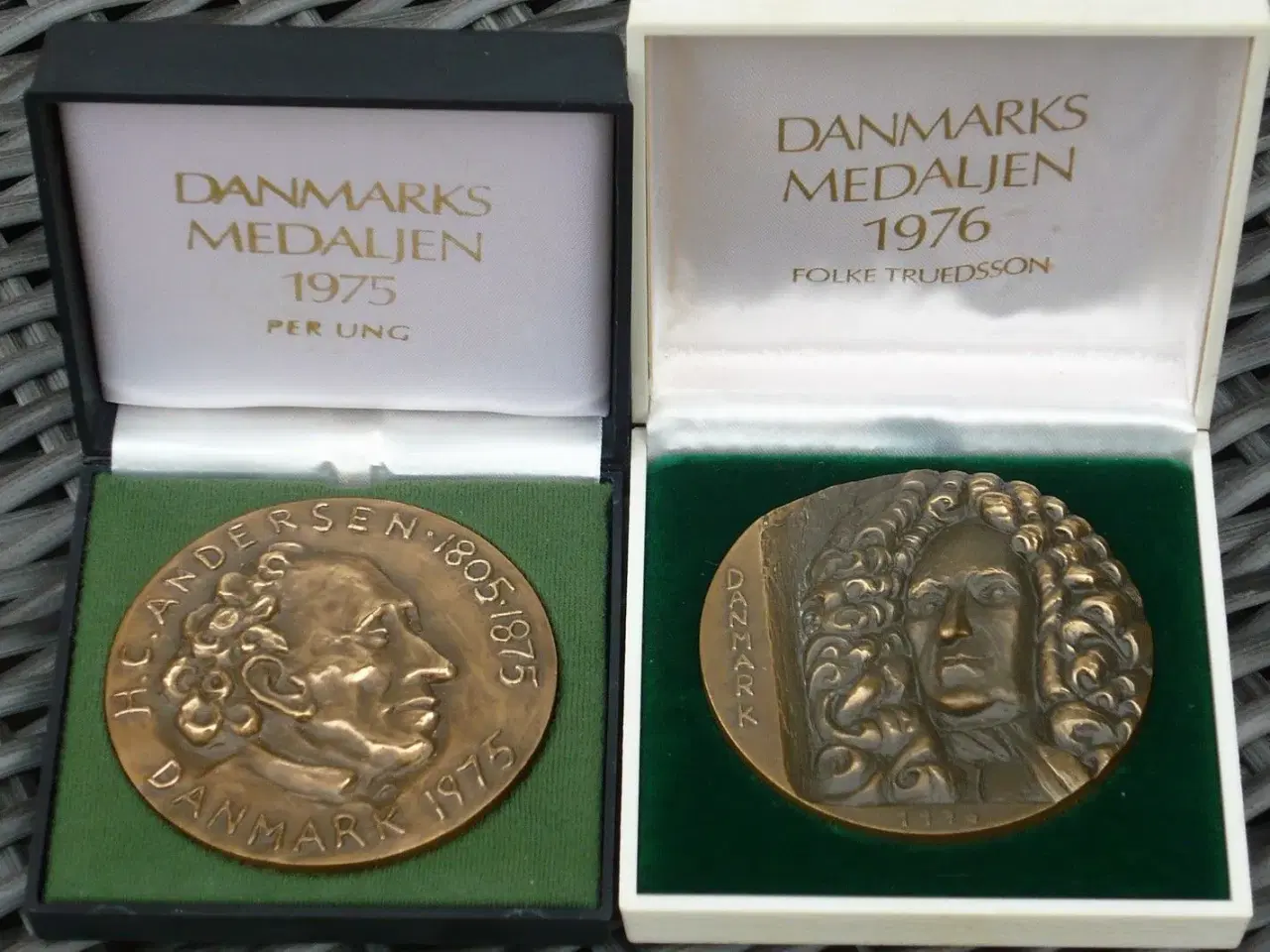 Billede 1 - 2 x "Danmarksmedaljer"