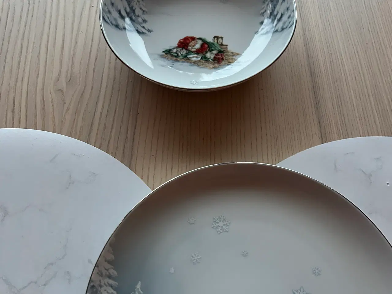 Billede 2 - Spise stell 4 kløver nisse stell