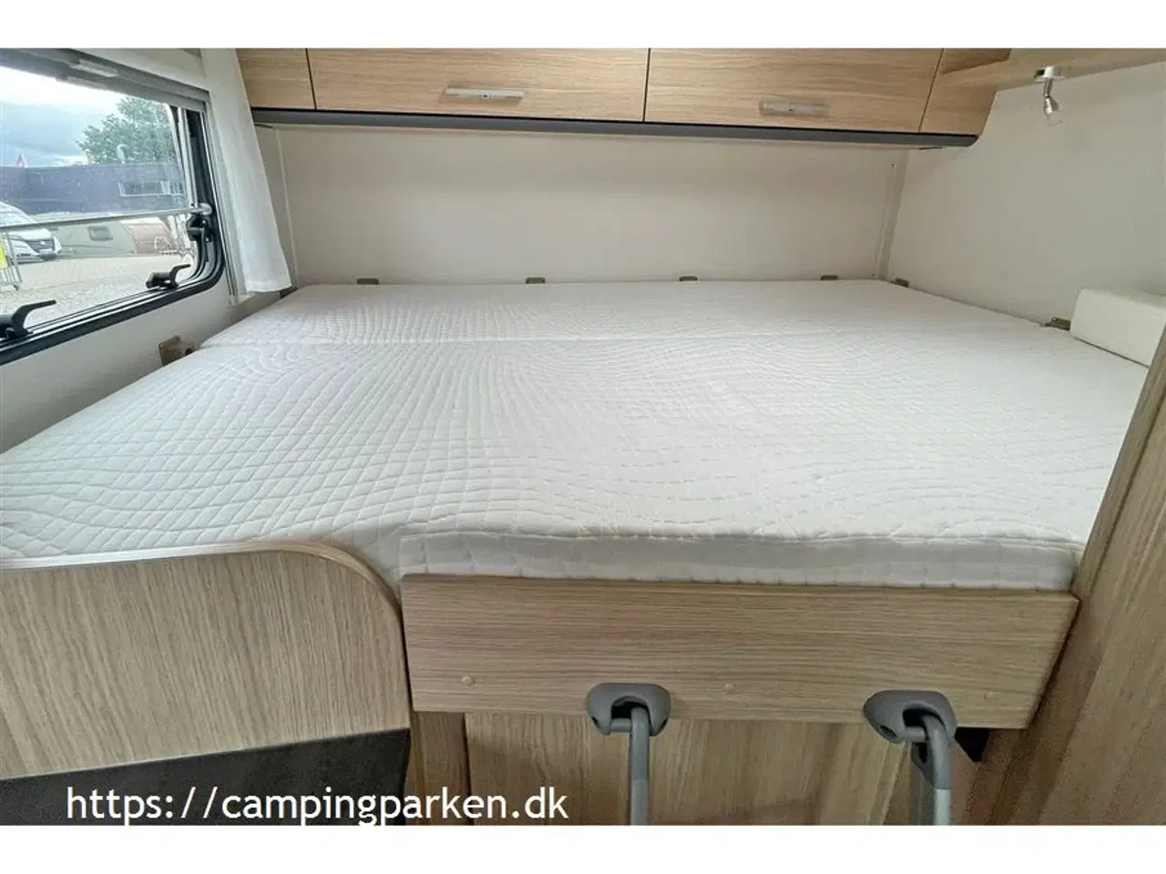 Billede 8 - 2020 - SunLight VAN V60   Kompakt autocamper med dobbeltseng og garage, kun kørt 33.600 km