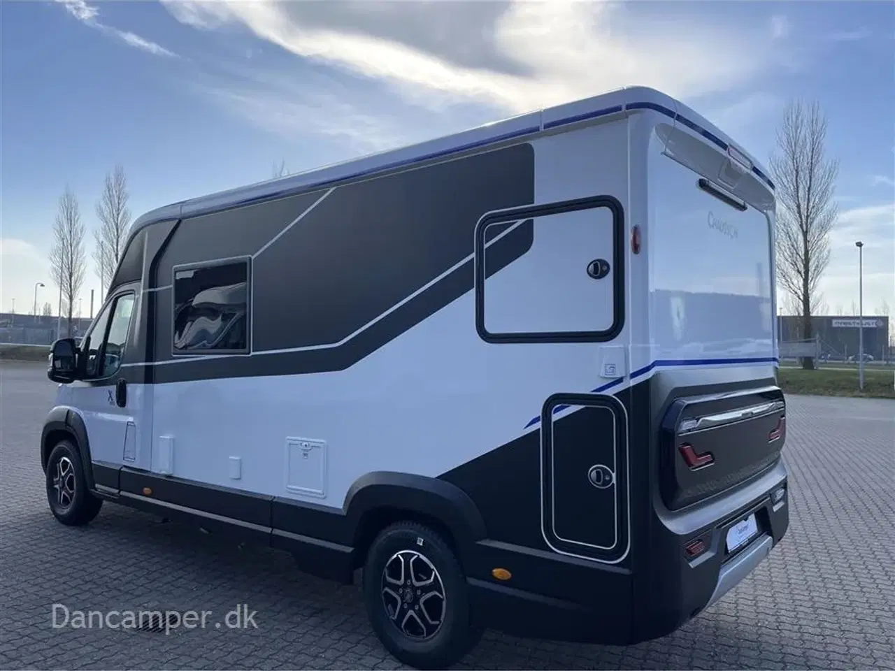 Billede 4 - 2024 - Chausson X650 Exclusive line   MESSEPRIS kr. 999.900,- SPAR kr. 50.000,- Camper med stor Lounge og siddegruppe, 9-trins automatgear, sænkeseng, stor garage, specialfælge, Connect- og X-tilbehørspakke ,