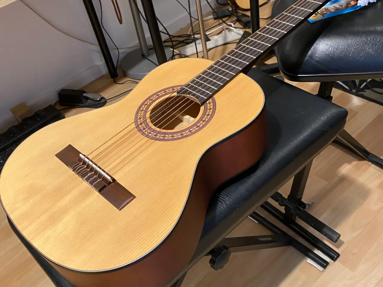 Billede 2 - 🎸Cataluña 3/4 Klassisk Guitar – Som Ny