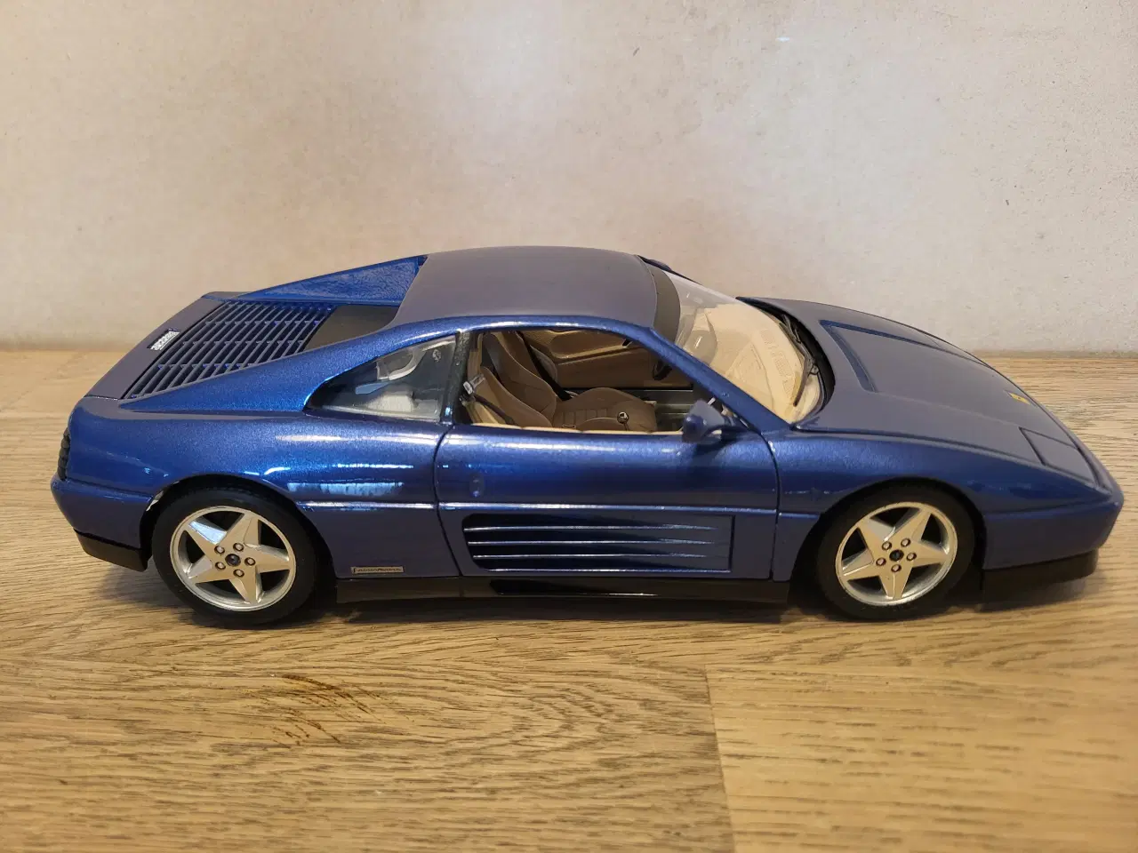 Billede 8 - Modelbiler 3 stk. 600 kr. 1:18