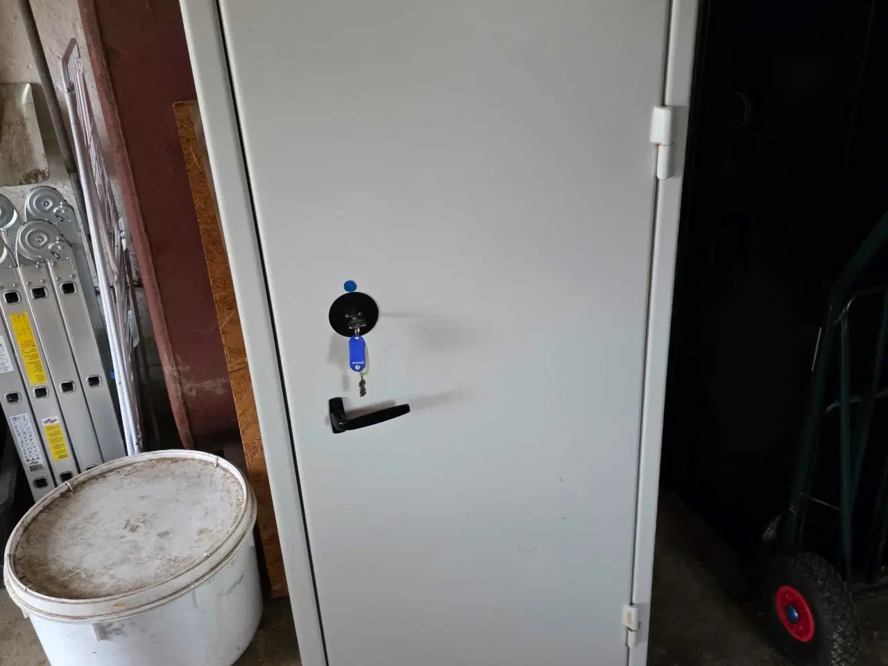 Billede 1 - Våbenskab til 16 våben