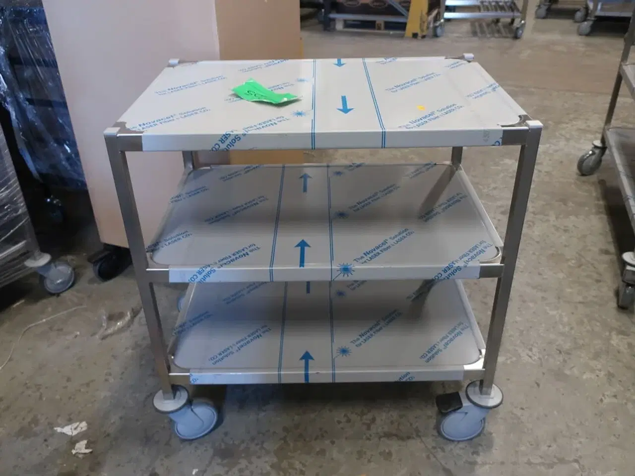 Billede 1 - Kørebord 830x600 mm m/vulstkant m/ over og 2 underhylder