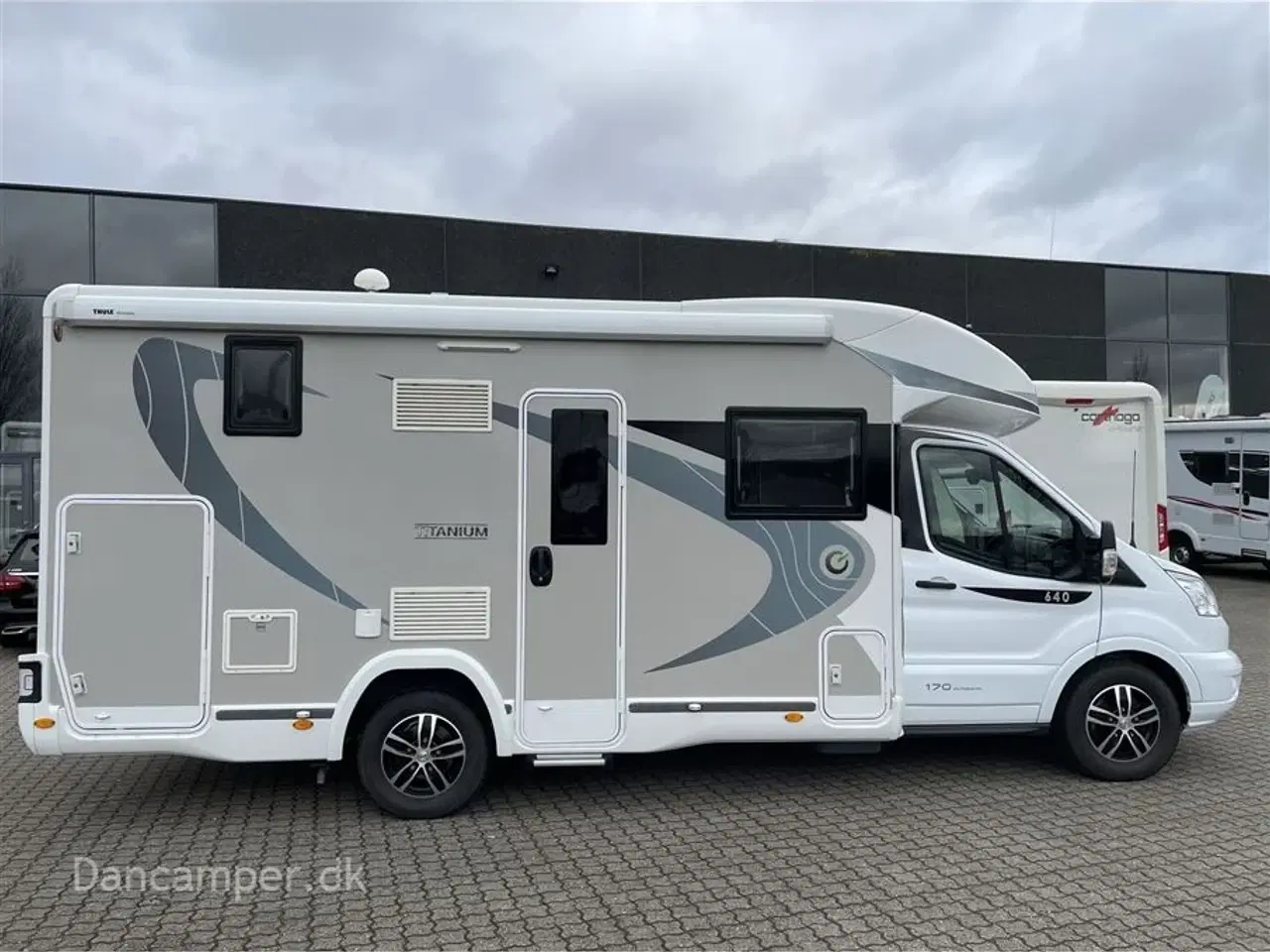 Billede 2 - 2019 - Chausson Titanium 640   Masser af plads, Ford 170 hk. med automatgear.  alufælge, dobbelt el-sænkeseng