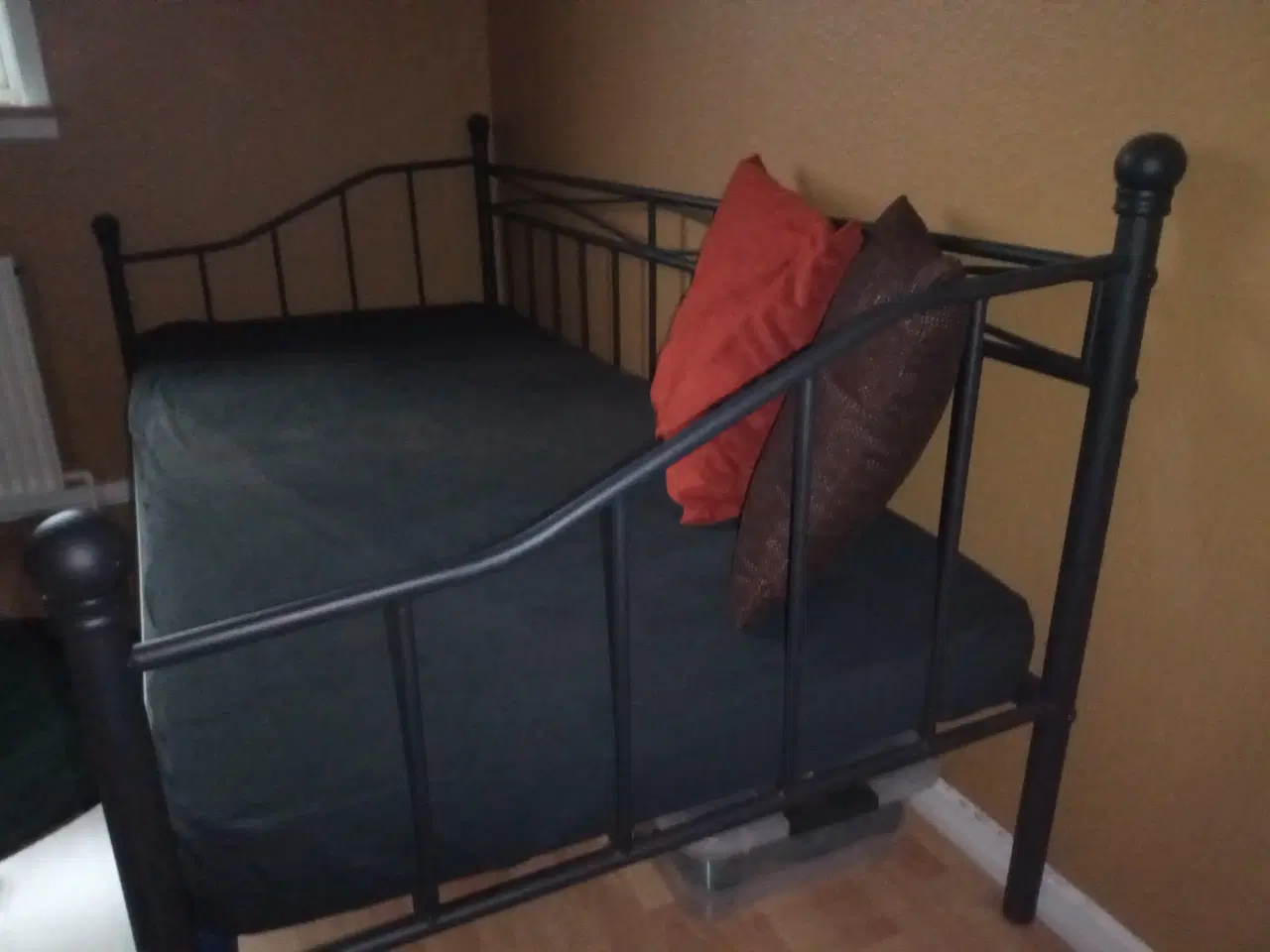 Billede 1 - Black Metal Seng Tilbud