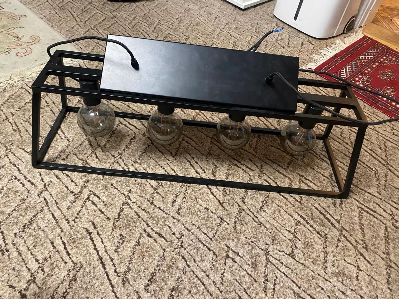 Billede 4 - IKEA loftlampe / pendel – sort metal – 4 pærer