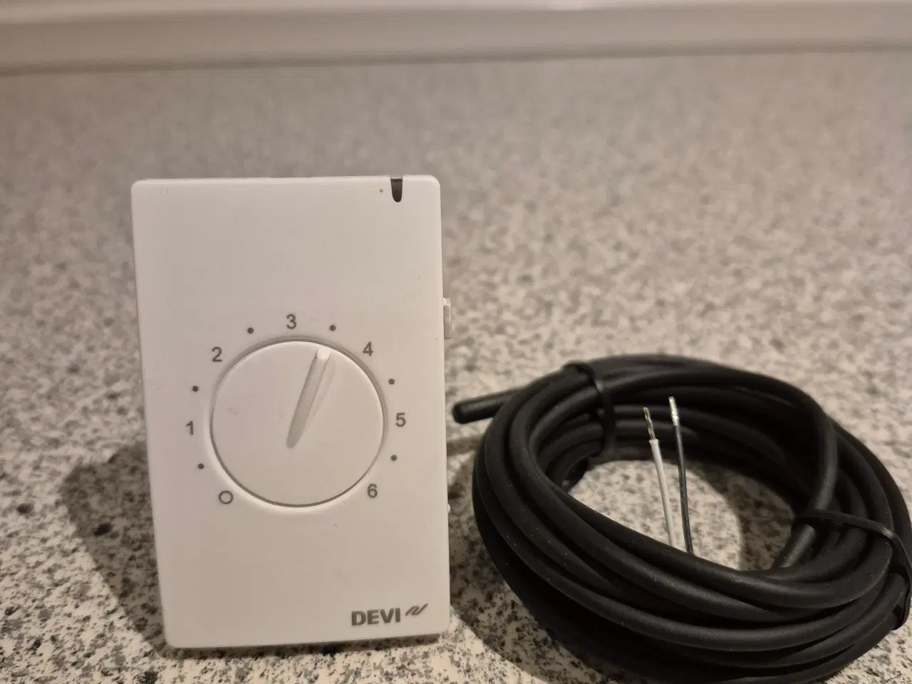 Billede 2 - Devi 233 gulvvarme termostat med føler