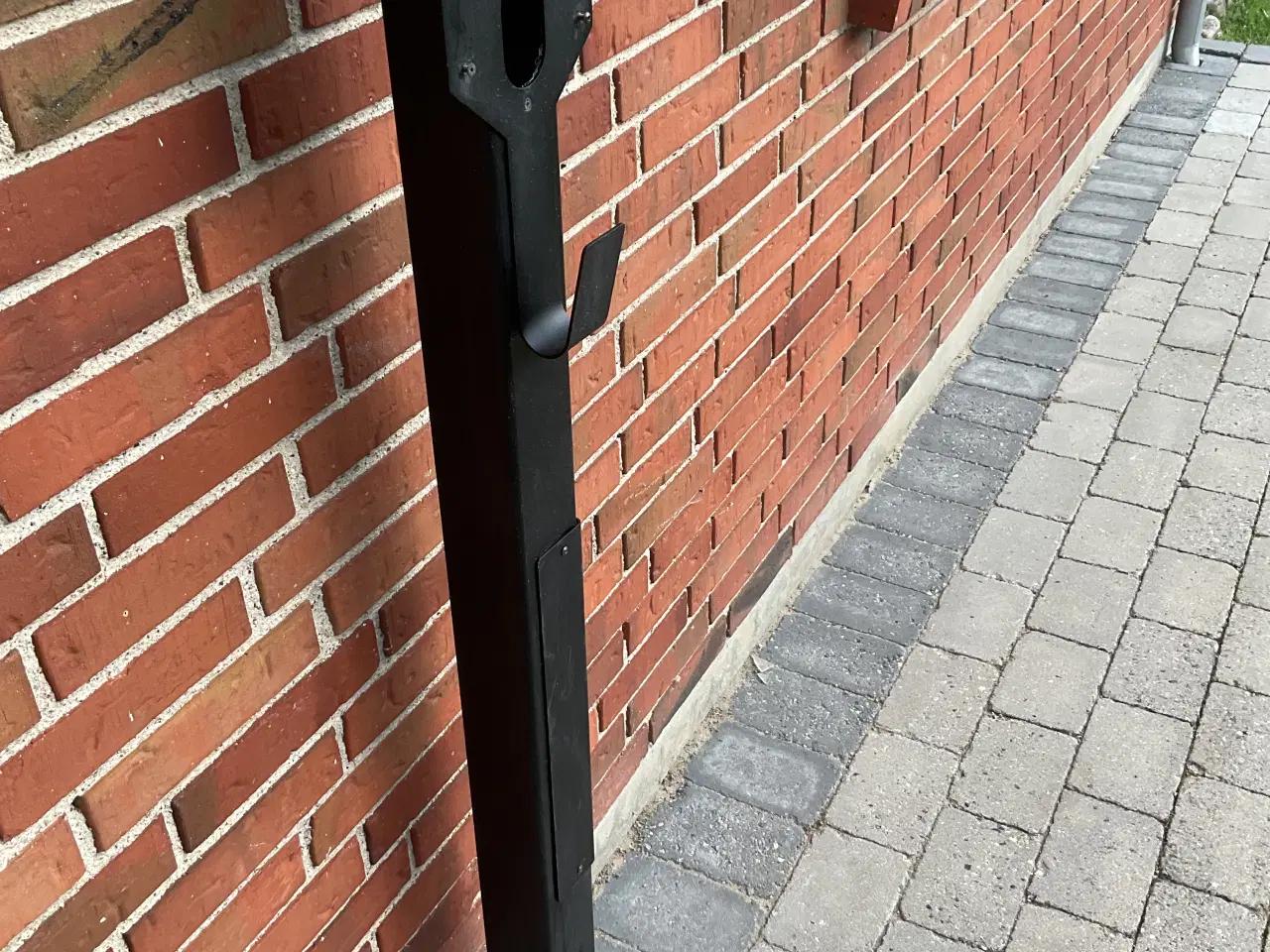 Billede 1 - Ladestander til montering af lader til elbil