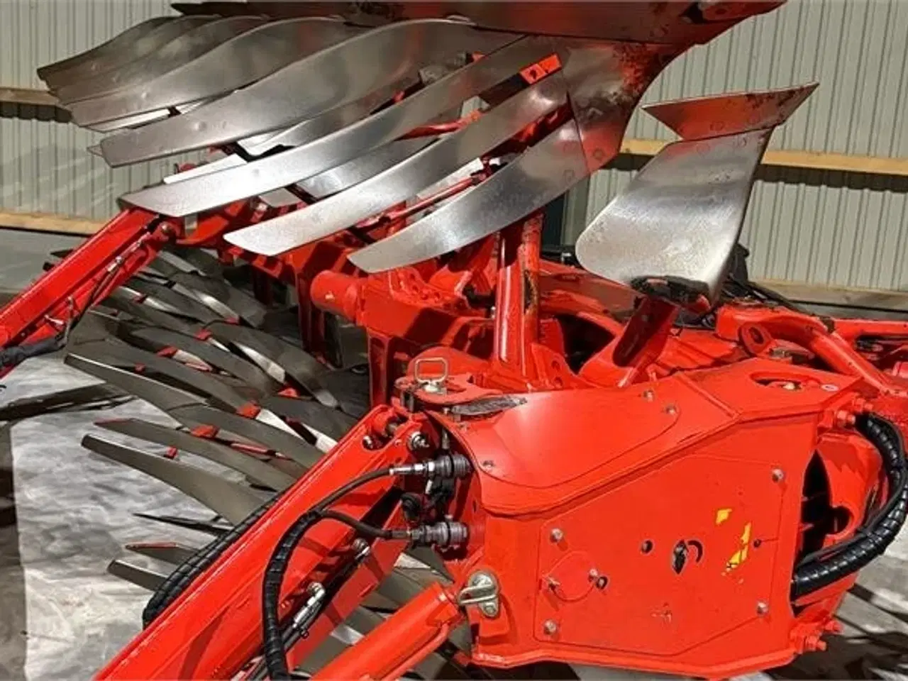 Billede 1 - Kuhn Varimaster L Med pakker på - plovet 500 ha