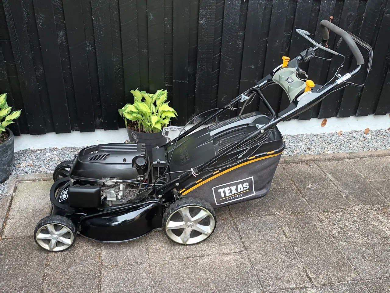 Billede 1 - Plæneklipper
