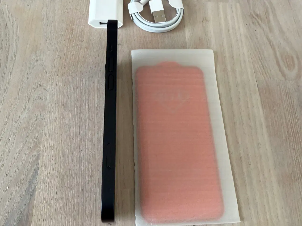 Billede 2 - SOM NY iphone 14 128gb i sort farve sælges