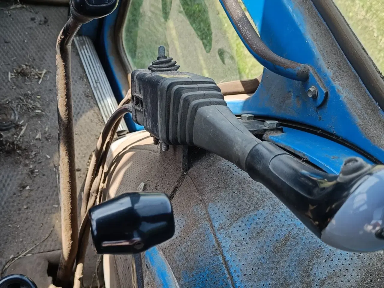 Billede 15 - Ford 8210 med frontlæsser