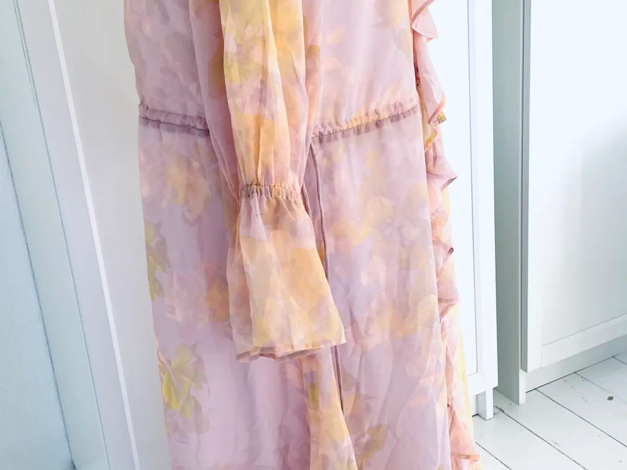 Billede 8 - Smuk kjole i god stand 