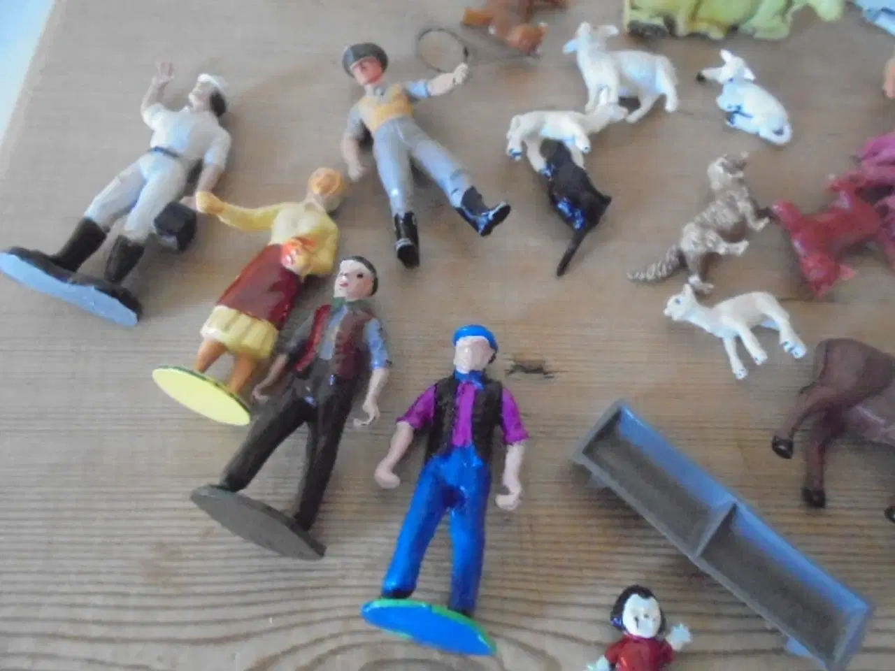 Billede 2 - 1 Lot Landmænd og landbrugsdyr med videre