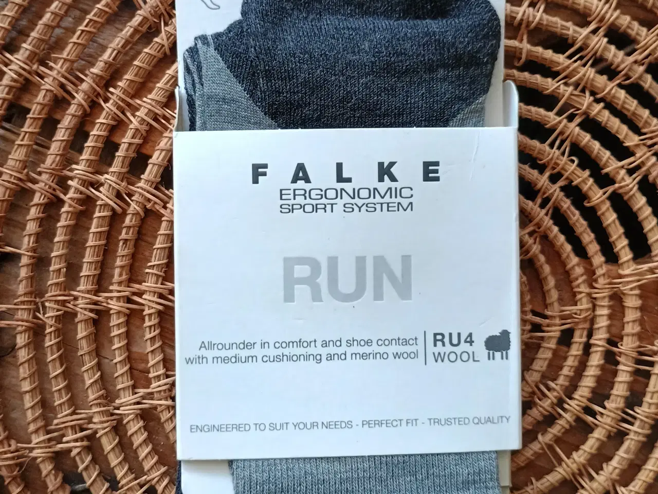 Billede 1 - Falke løbestrømper merinould woman 39-40