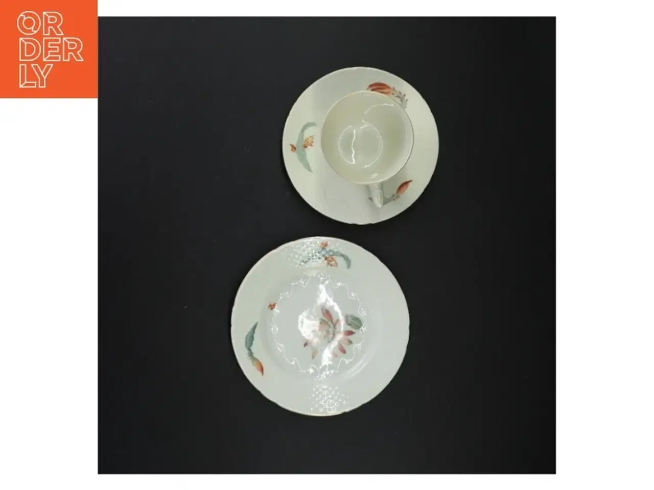 Billede 3 - Porcelænskop og -underkop med tallerken fra Bing Og Grøndal (str. 15 x 9 cm)