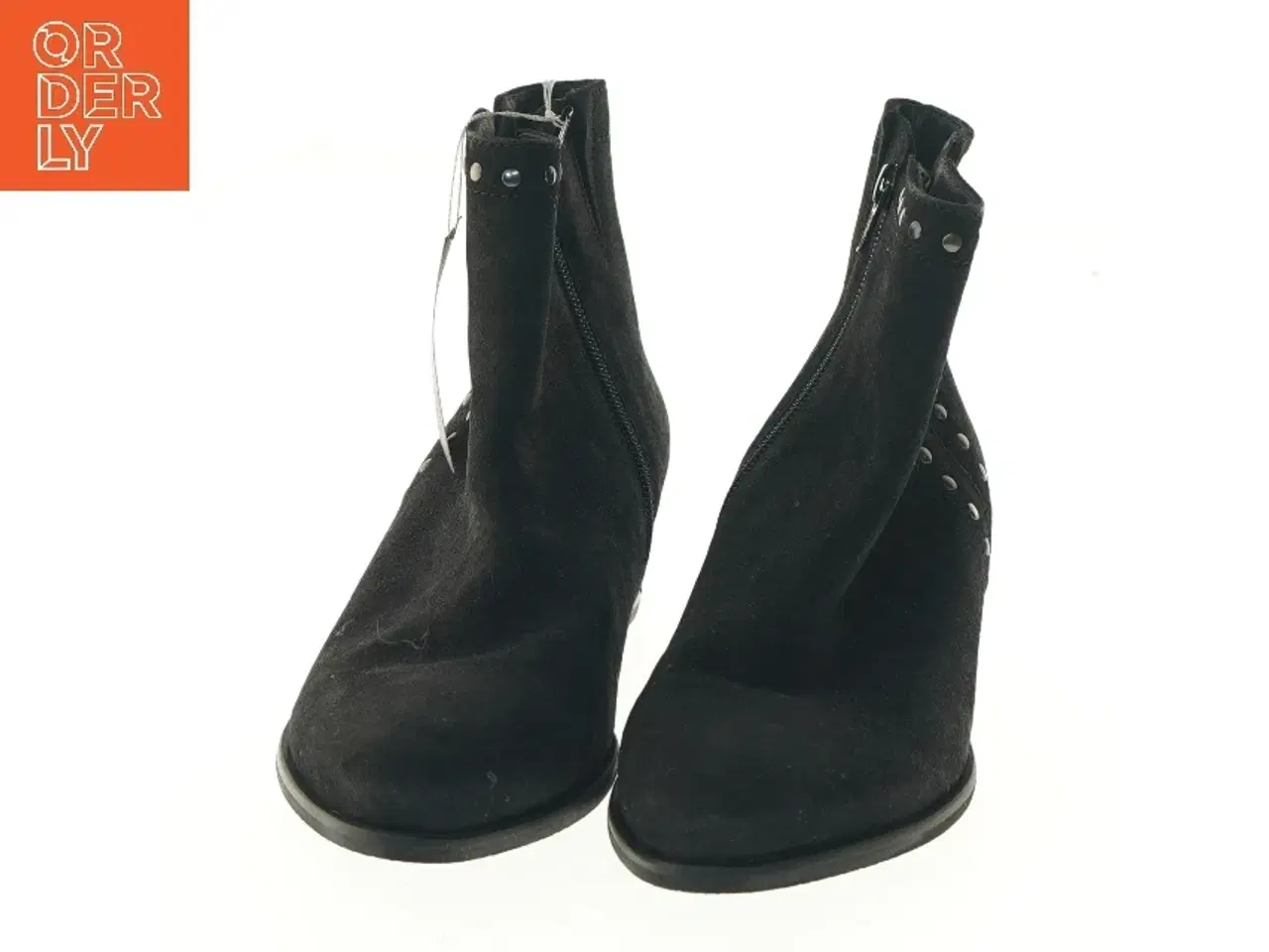 Billede 4 - Sort støvle med nitter fra Gabor (str. sål:26,5 cm)