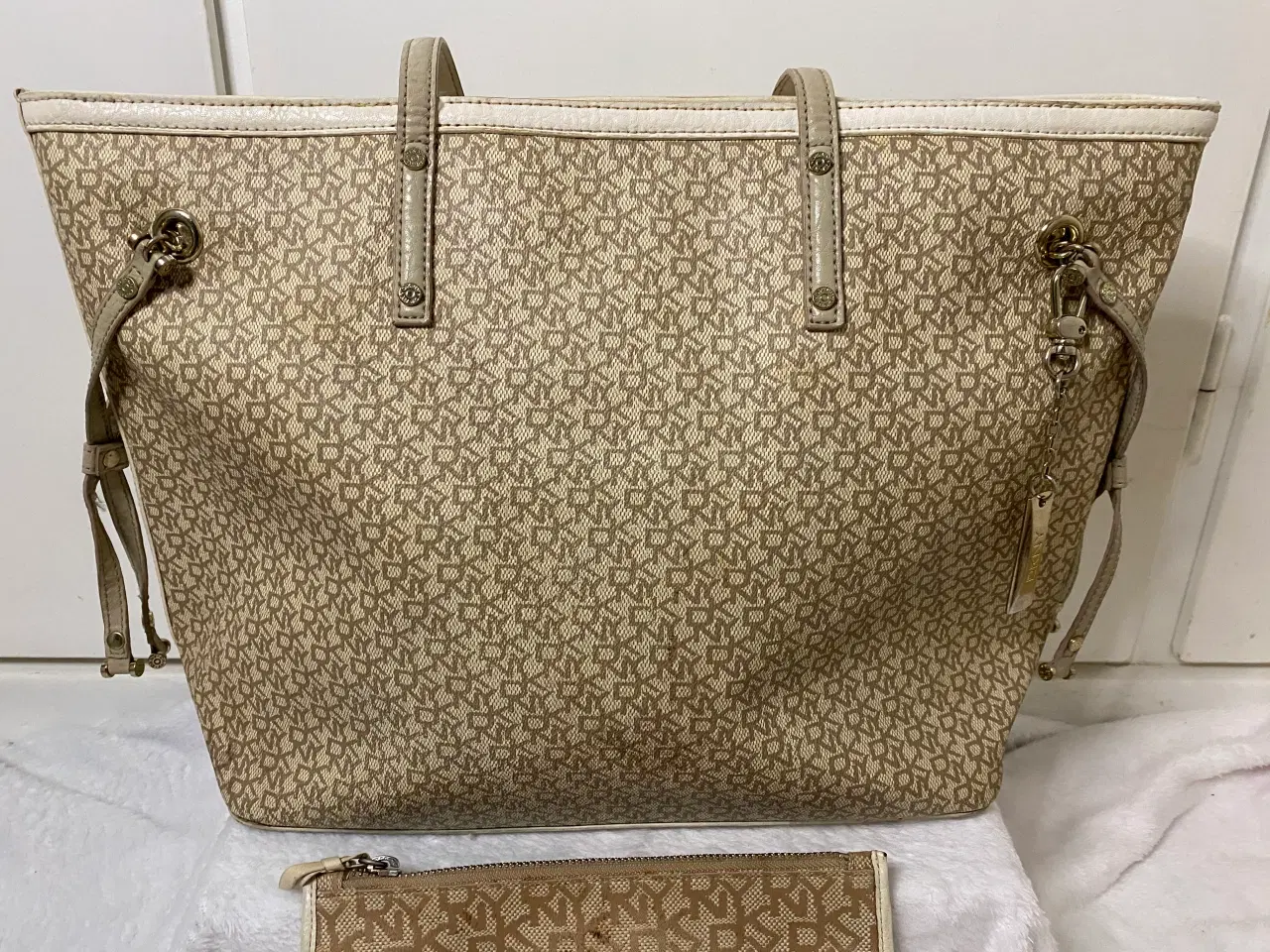 Billede 2 - DKNY shopper + makeup pung