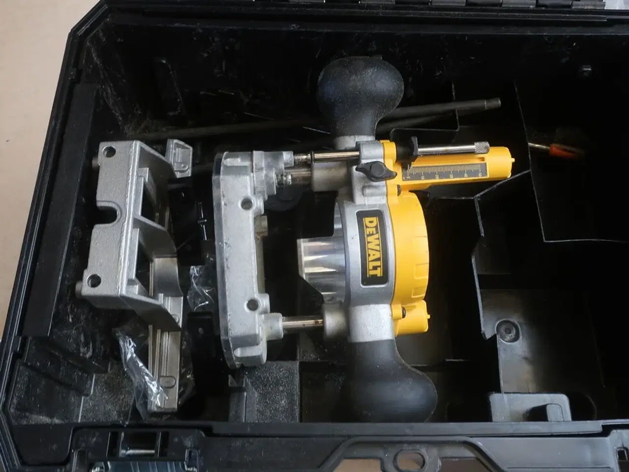 Billede 4 - Overfræser DEWALT DCW600