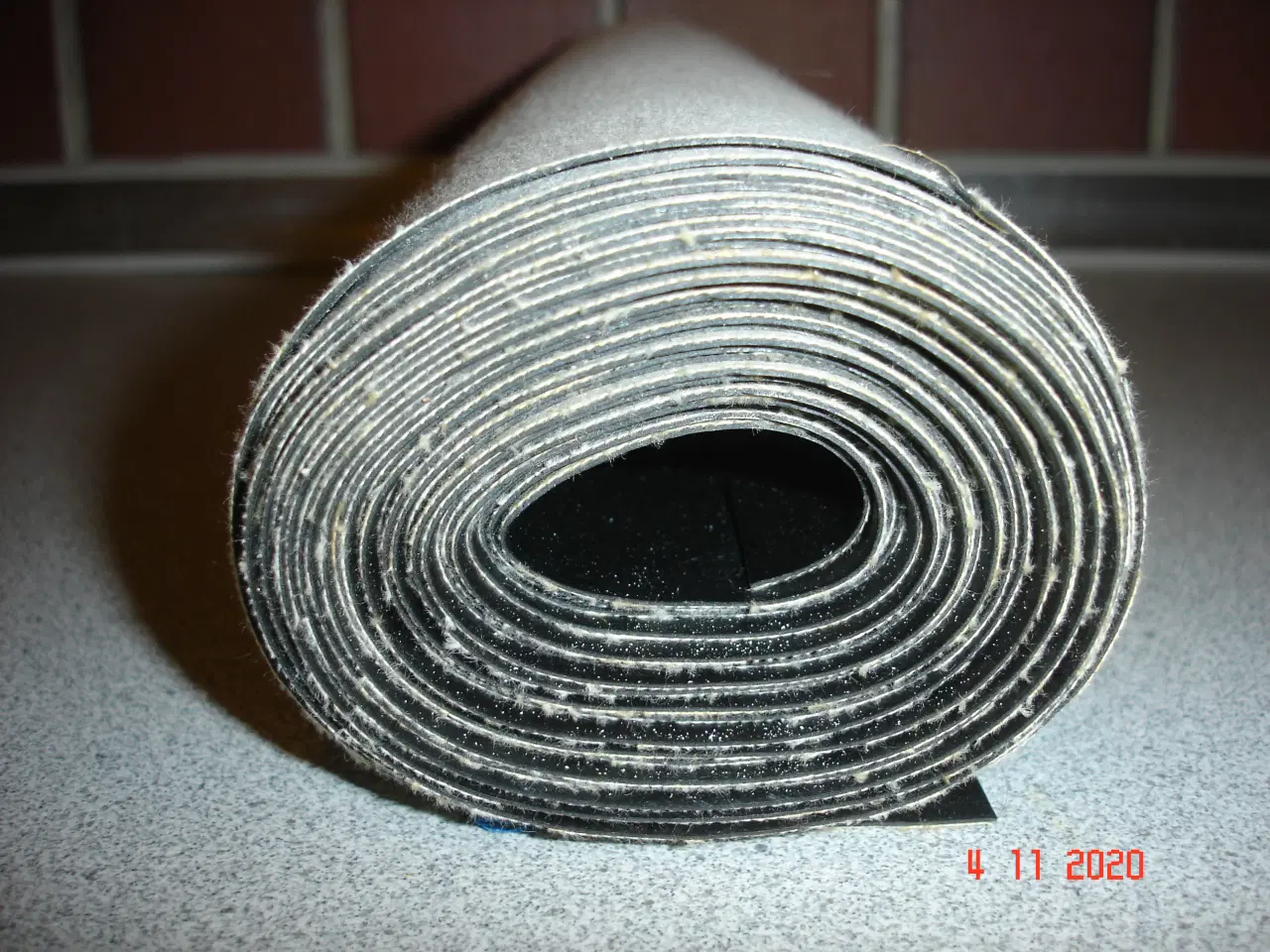 Billede 1 - Købes /gratis velholdt gulvtæppe ca 400 x 400cm