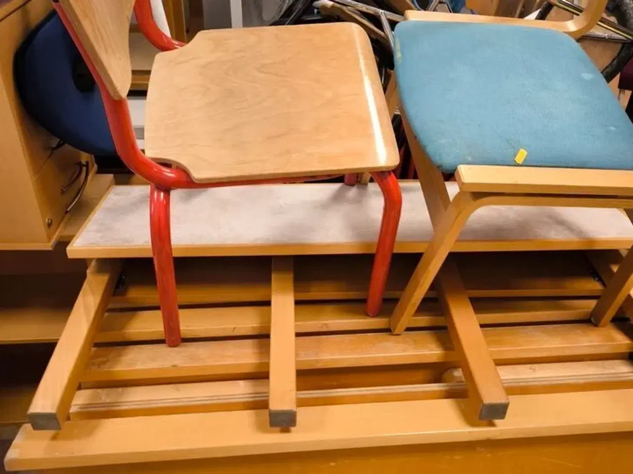 Billede 8 - Diverse borde, stole m.v.