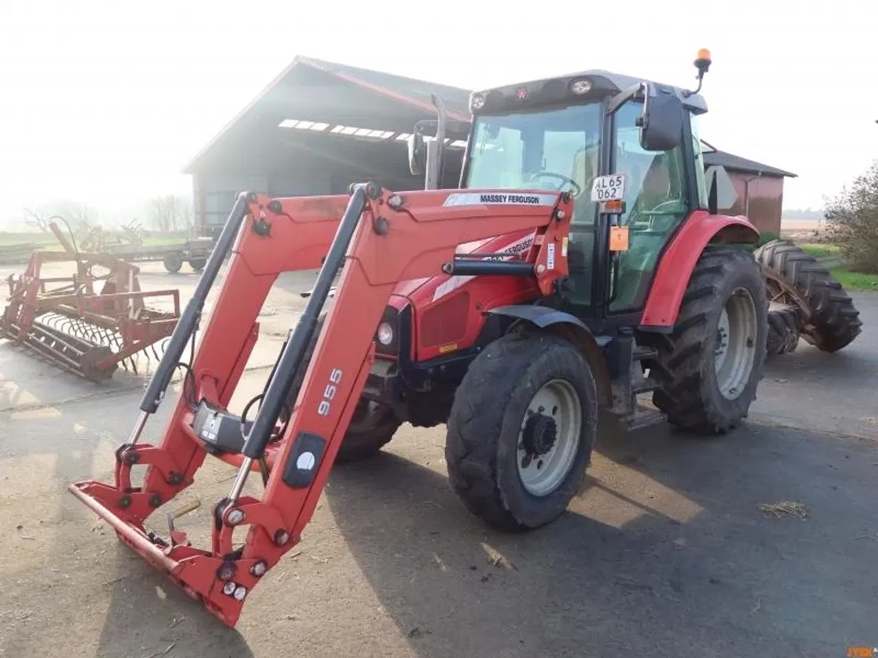 Billede 1 - TRAKTOR, MASSEY
