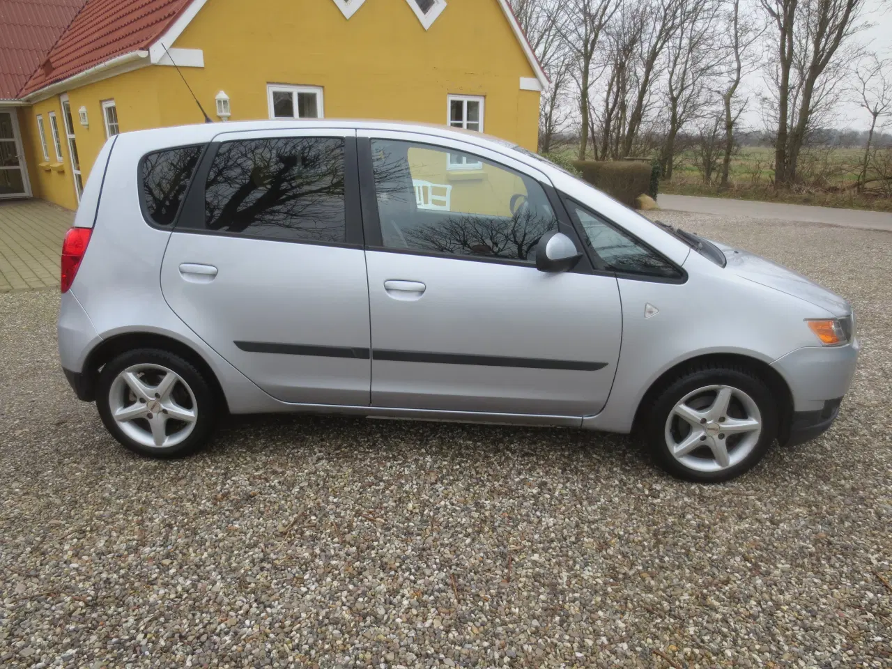 Billede 5 - Mit, Colt 1.3 i Aut Elegance År 2012. 