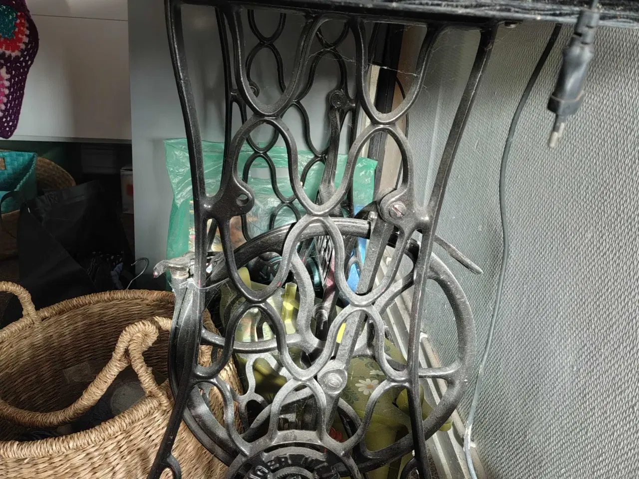 Billede 4 - Antik bord (symaskine)