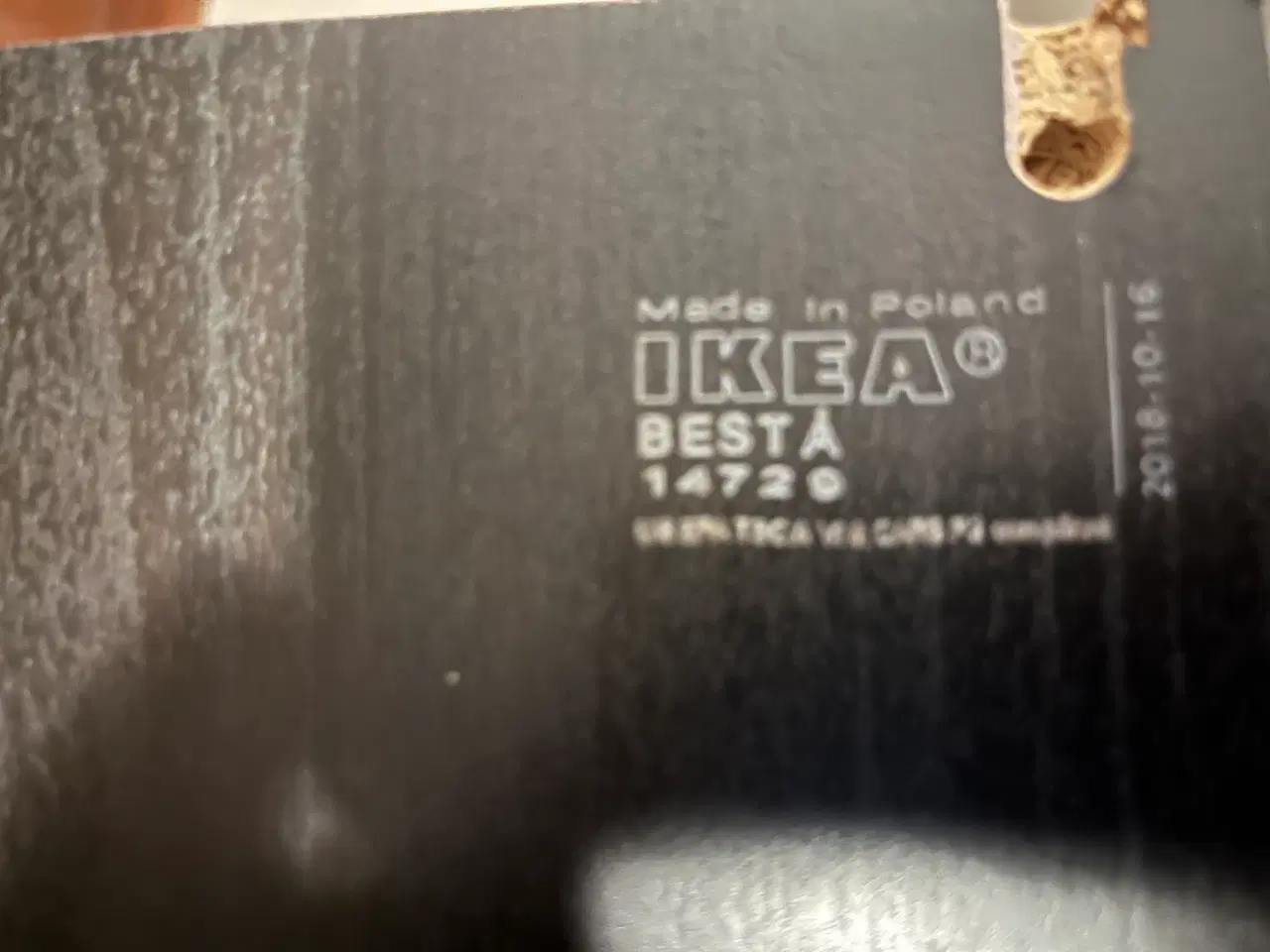 Billede 2 - 2 brune BESTÅ hylder